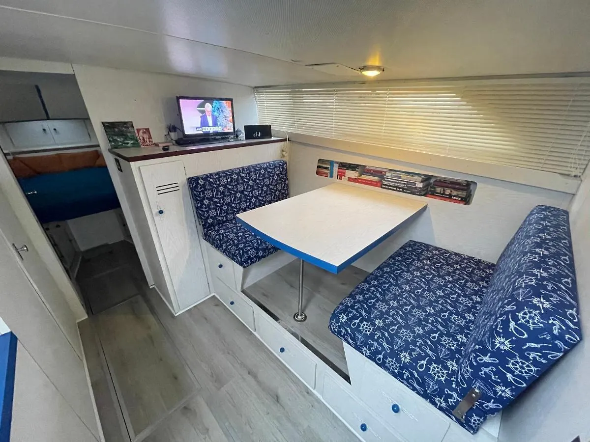 Hotel Turtle Boat With Free Parking Menton Botel